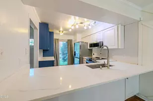 812 Green Ridge Dr, Raleigh, NC 27609 - Photo 9