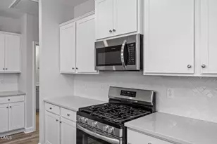 96 Baldwin St, Lillington, NC 27546 - Photo 9