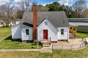 414 S Maple St, Graham, NC 27253 - Photo 1