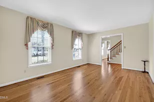 417 Crescent Ct, Raleigh, NC 27609 - Photo 9