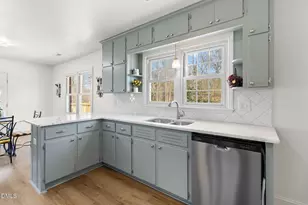 95 Windsor St, Goldston, NC 27252 - Photo 17