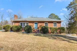 95 Windsor St, Goldston, NC 27252 - Photo 1