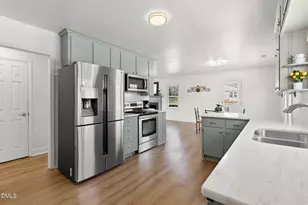 95 Windsor St, Goldston, NC 27252 - Photo 19