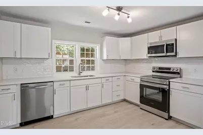 604 E Townsend Street, Dunn, NC 28334 - Photo 9