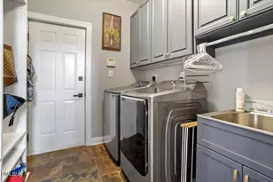 9208 Club Hill Dr, Raleigh, NC 27617 - Photo 29