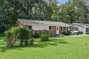 112 E Franklin St, Zebulon, NC 27597 - Photo 7
