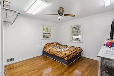 112 E Franklin Street, Zebulon, NC 27597 - Photo 15