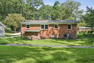 112 E Franklin St, Zebulon, NC 27597 - Photo 25