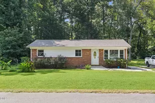 112 E Franklin St, Zebulon, NC 27597 - Photo 5