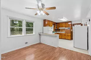 112 E Franklin St, Zebulon, NC 27597 - Photo 17