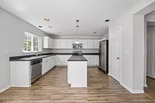 3050 Remington Oaks Cir, Cary, NC 27519 - Photo 9