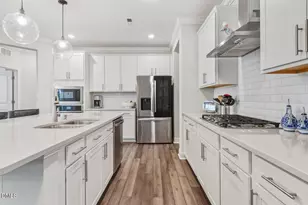 217 Alberta Pnes Ct, Holly Springs, NC 27540 - Photo 5