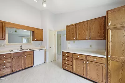 1501 Ferncliff Circle, Raleigh, NC 27609 - Photo 5