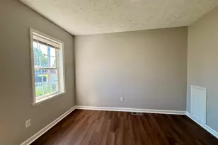 1002 E Harnett St, Dunn, NC 28334 - Photo 9