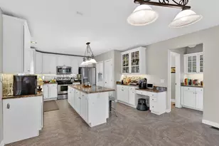101 Strathburgh Ln, Cary, NC 27518 - Photo 11