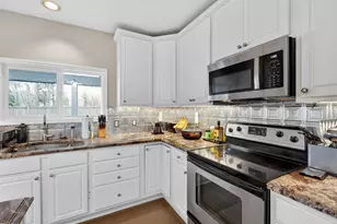 101 Strathburgh Ln, Cary, NC 27518 - Photo 13