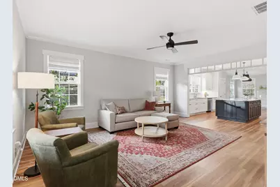 129 E Chestnut Avenue, Wake Forest, NC 27587 - Photo 1