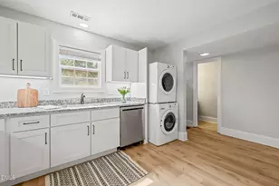 1213 Manassas Ct, Raleigh, NC 27609 - Photo 7