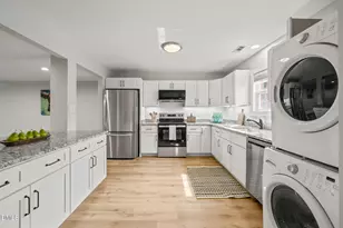 1213 Manassas Ct, Raleigh, NC 27609 - Photo 5