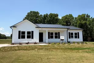 253 Jacobs Rdg Dr, Four Oaks, NC 27524 - Photo 1