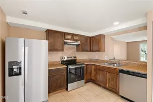 5503 Bringle Ct, Raleigh, NC 27610 - Photo 9