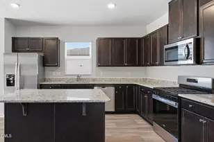 445 Woodbluff Dr, Sanford, NC 27330 - Photo 9