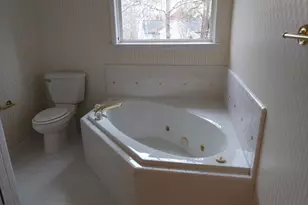 136 Trafalgar Ln, Cary, NC 27513 - Photo 17