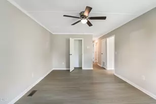 210 S Brevard St, Selma, NC 27576 - Photo 5