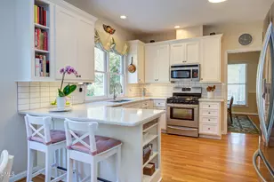 100 Glenview Pl, Chapel Hill, NC 27514 - Photo 9