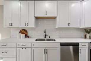 214 Hanover Pl, Cary, NC 27511 - Photo 11