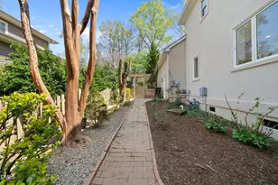 306 Helmsdale Dr, Chapel Hill, NC 27517 - Photo 39