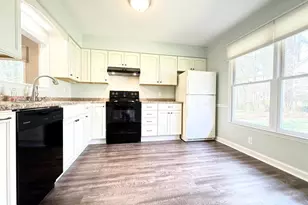 6400 Meadow View Dr, Raleigh, NC 27609 - Photo 3