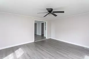 601 E Townsend St, Dunn, NC 28334 - Photo 5