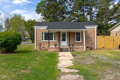 601 E Townsend Street, Dunn, NC 28334 - Photo 1