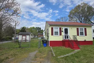 315 Coble St, Burlington, NC 27215 - Photo 1