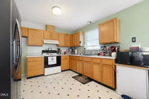 611 S Wakefield St, Zebulon, NC 27597 - Photo 5