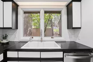 13 Vauxhall Pl, Chapel Hill, NC 27517 - Photo 23