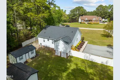 127 Phyllis Drive, Benson, NC 27504 - Photo 5