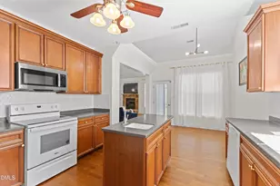 1129 Steelhorse Dr, Fuquay-Varina, NC 27526 - Photo 25