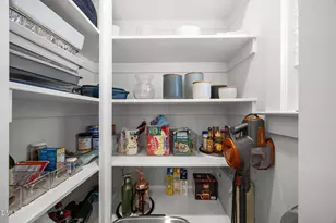 401 Bryan Pointe Dr, Raleigh, NC 27608 - Photo 21