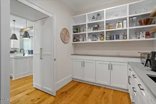 2704 Anderson Dr, Raleigh, NC 27608 - Photo 25