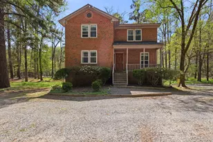 373 Umstead Dr, Chapel Hill, NC 27516 - Photo 1