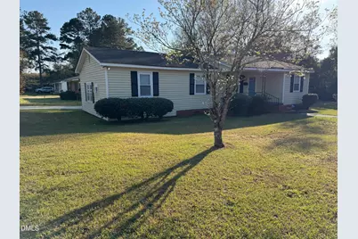 325 Tuskegee Dr, Laurinburg, NC 28352 - Photo 5