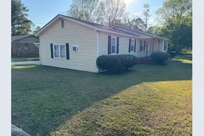 325 Tuskegee Dr, Laurinburg, NC 28352 - Photo 5
