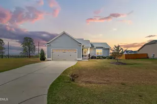 25 Cornfield Ln, Benson, NC 27504 - Photo 1