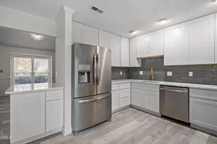 5500 Fortunes Ridge Dr, Durham, NC 27713 - Photo 9