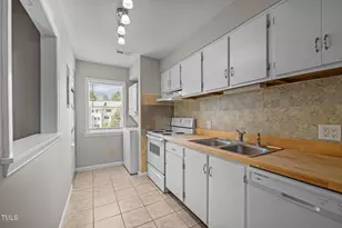 128 Schultz St, Chapel Hill, NC 27514 - Photo 5