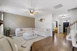 136 Fallingbrook Dr, Kenly, NC 27542 - Photo 9