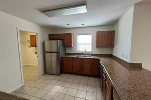 100 Dover Ct E, Sanford, NC 27332 - Photo 5