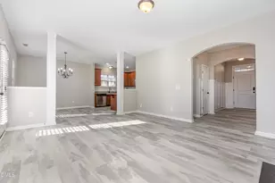 240 E Quailwood Dr, Fuquay-Varina, NC 27526 - Photo 11